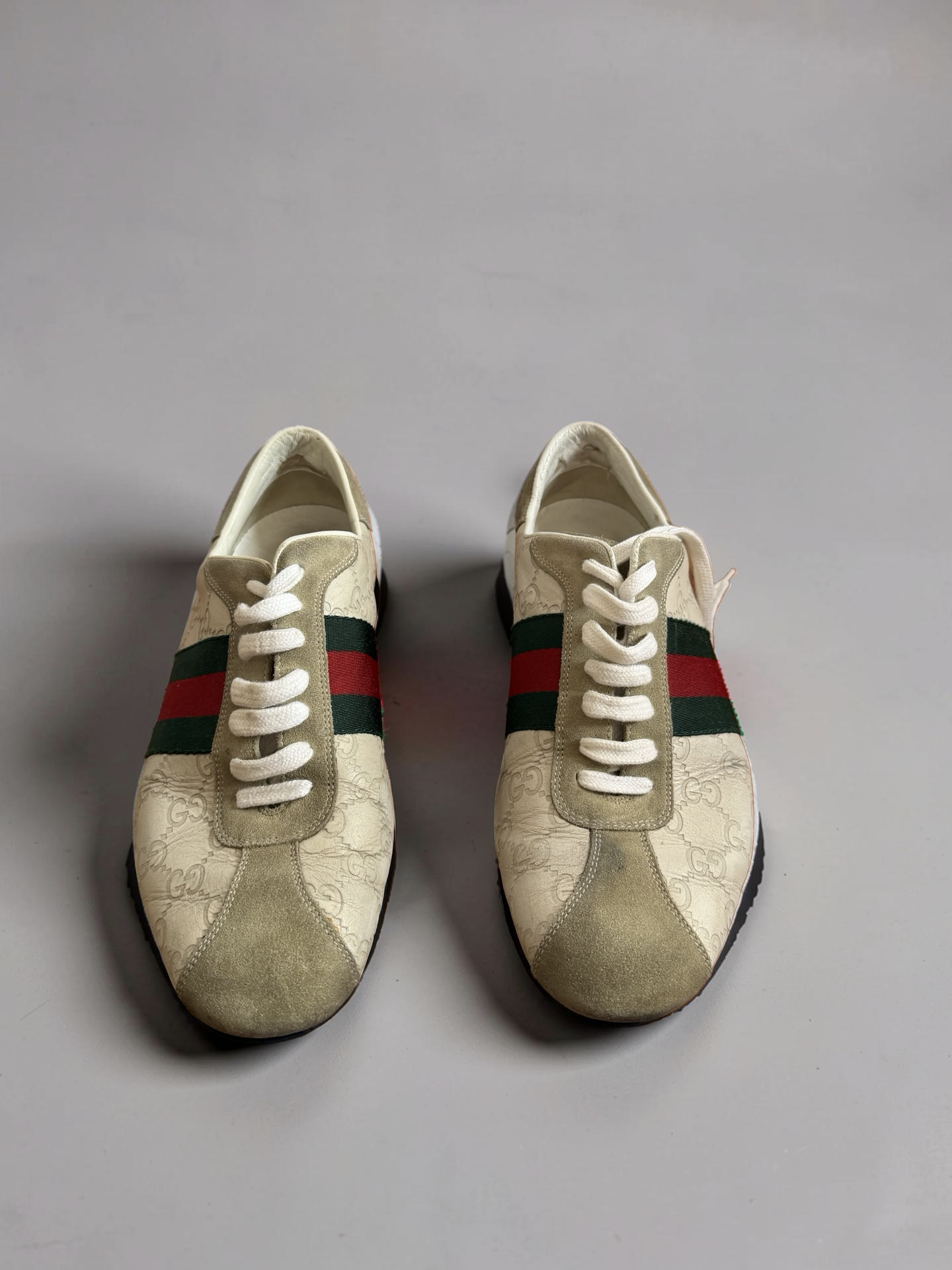 Gucci low top sneaker beige monogram