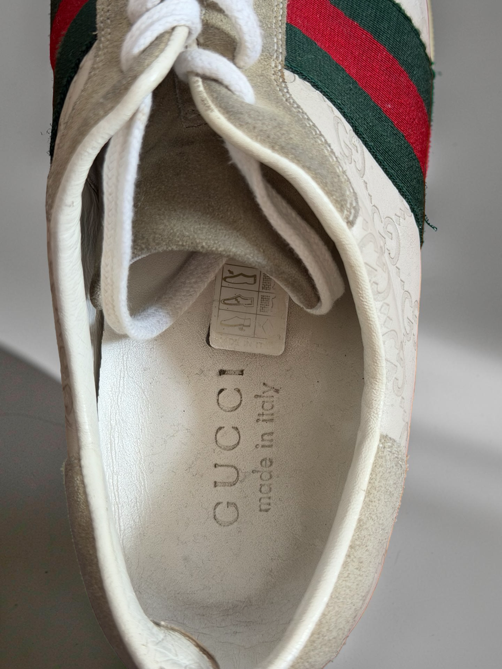 Gucci low top sneaker beige monogram