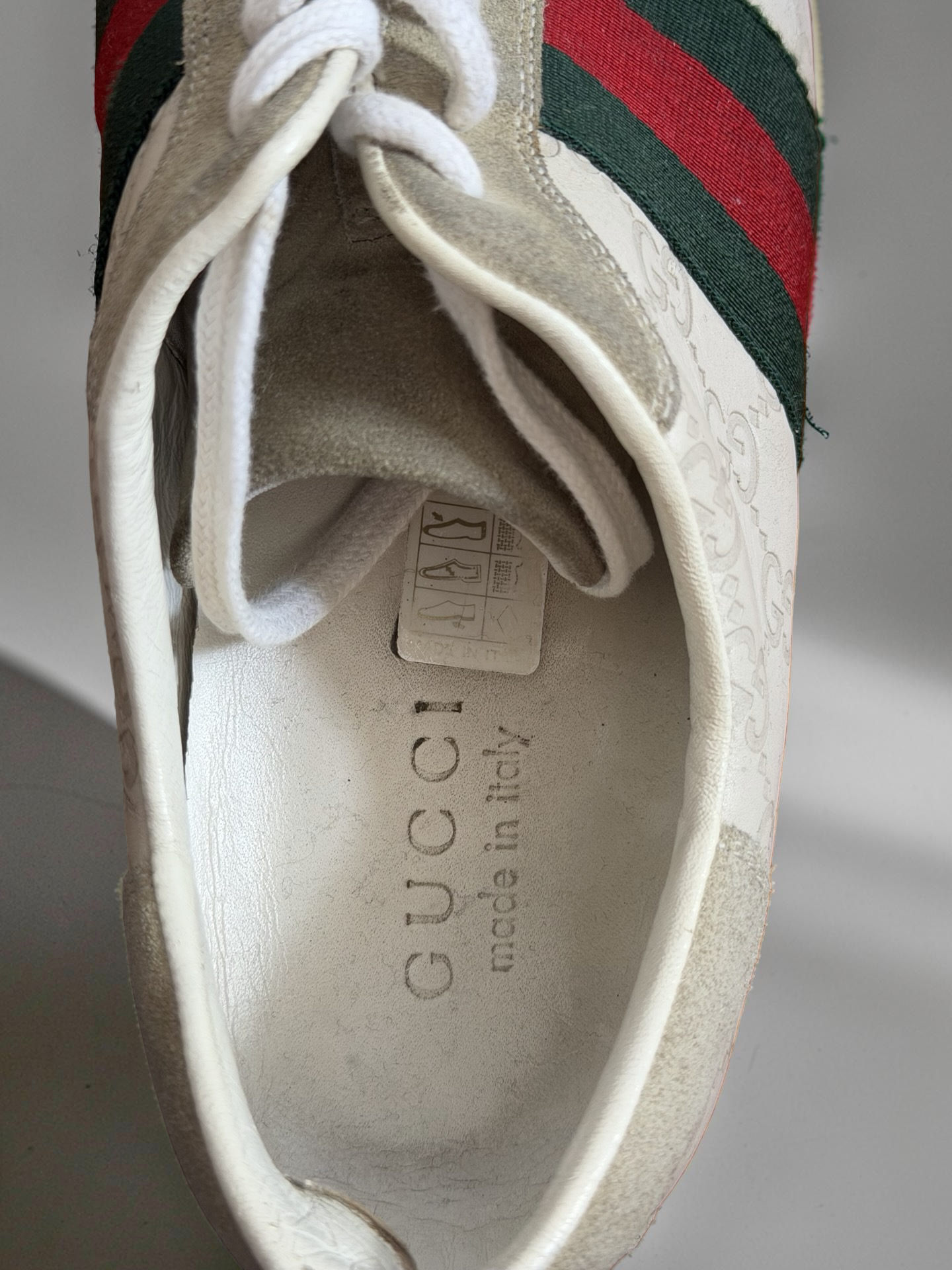 Gucci low top sneaker beige monogram