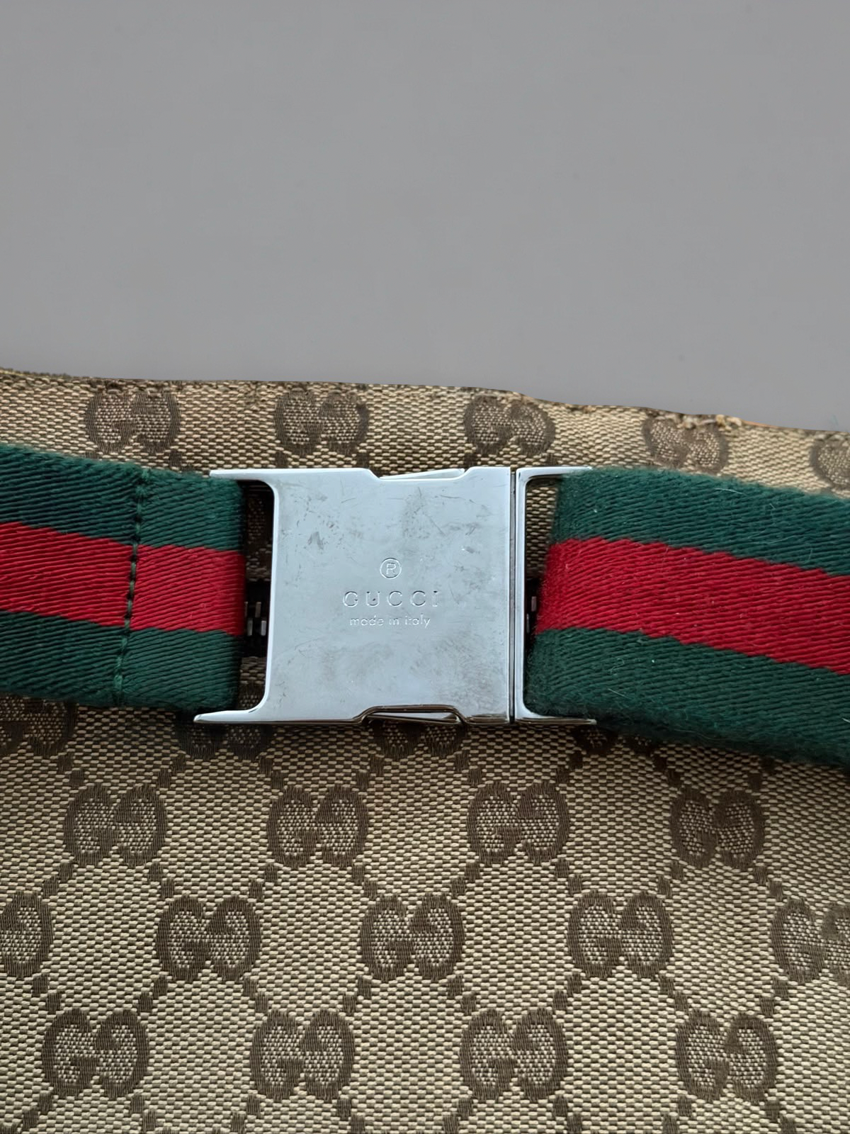 Gucci Monogramm Distressed Belt Bag