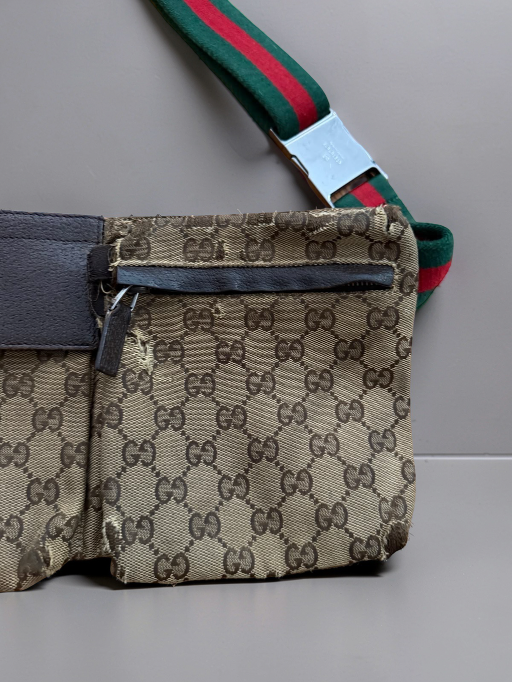 Gucci Monogramm Distressed Belt Bag