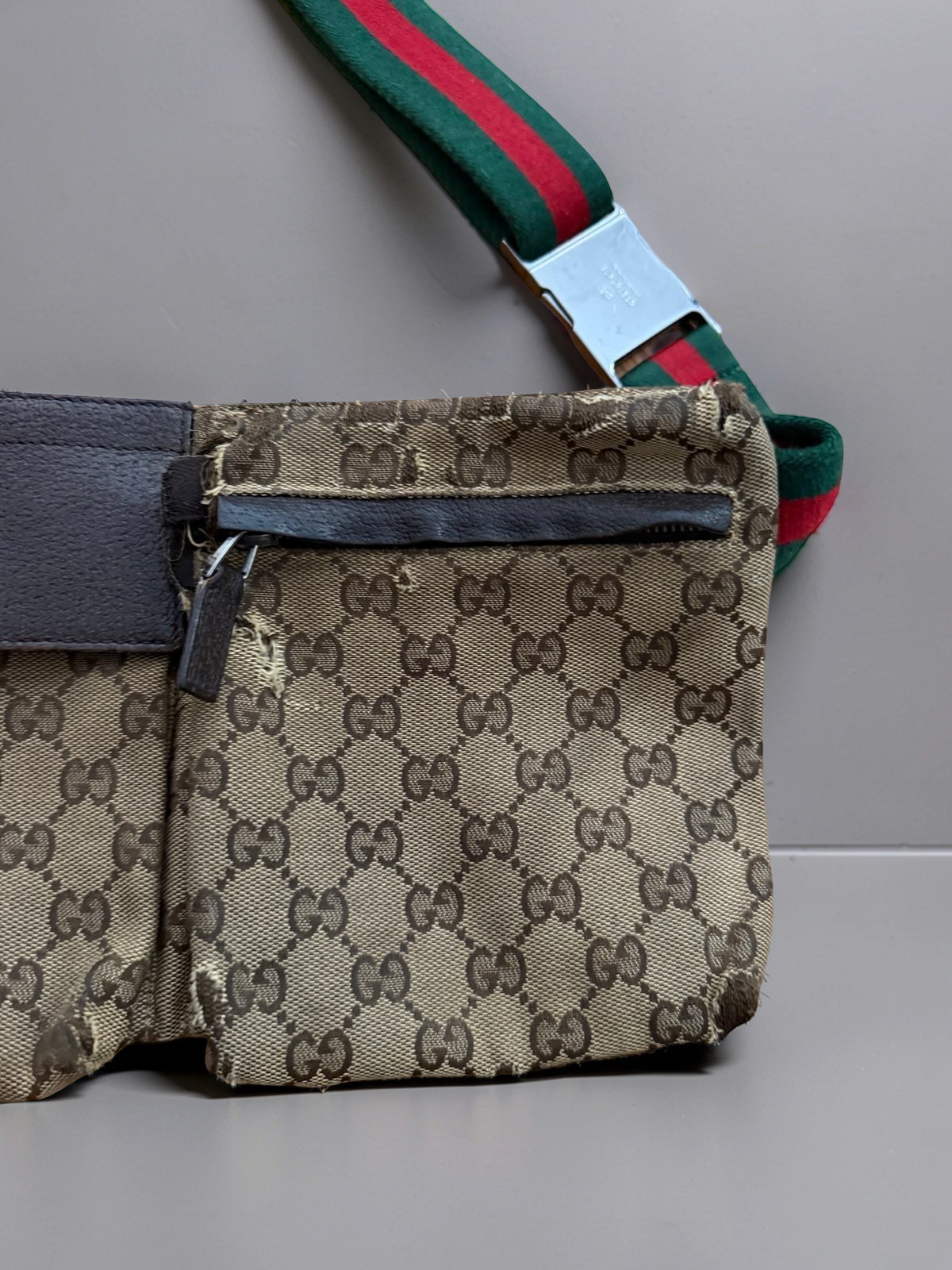 Gucci Monogramm Distressed Belt Bag