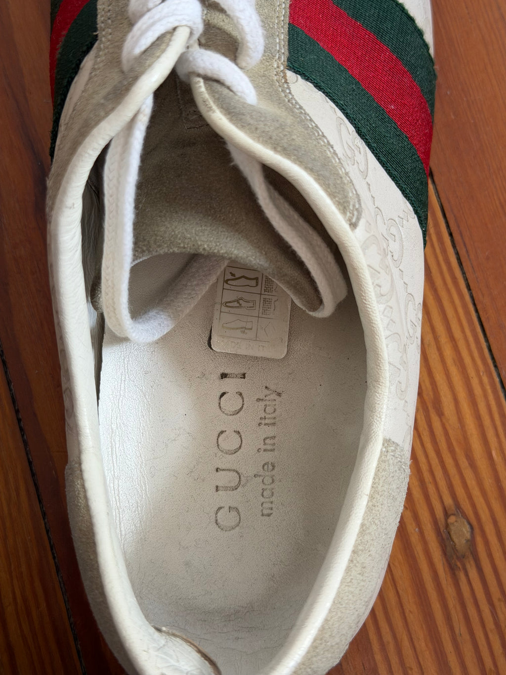 Gucci low top sneaker beige monogram