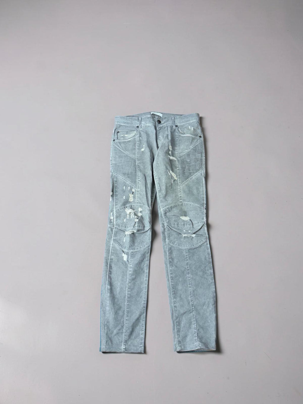 Balmain Biker Jeans
Dirty grey distressed coated