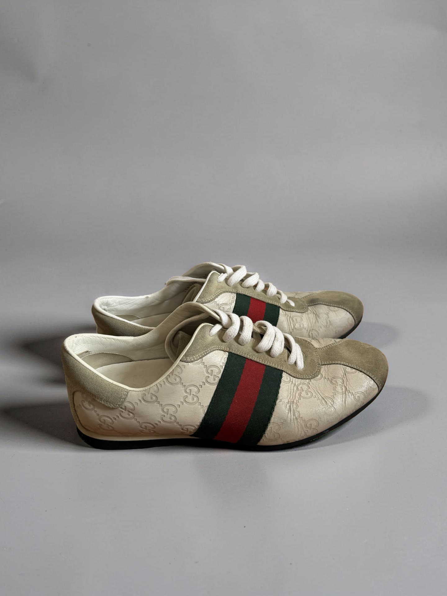 Gucci low top sneaker beige monogram